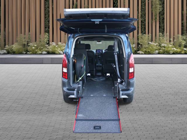 Peugeot Rifter 1.5 Allure Blue HDi Allure Wheelchair Converted TurboDiesel MPV Diesel Blue