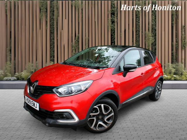 Renault Captur 1.5 Iconic DCi 90 Turbo Diesel Hatchback Diesel Red/black